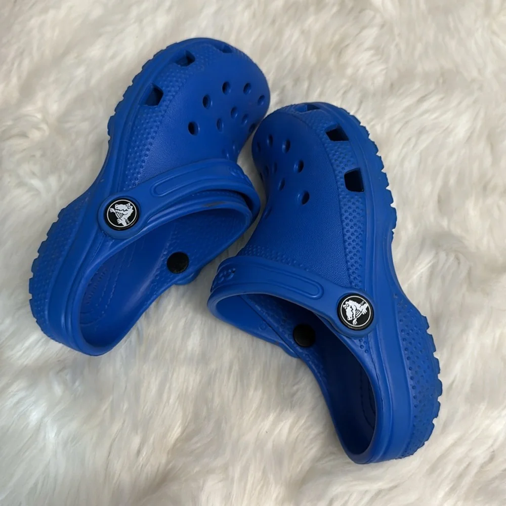 CROCS classic clogs
